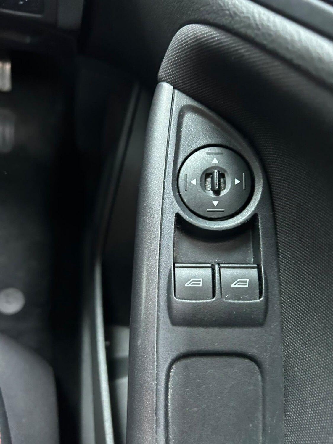 Ford Focus view 22