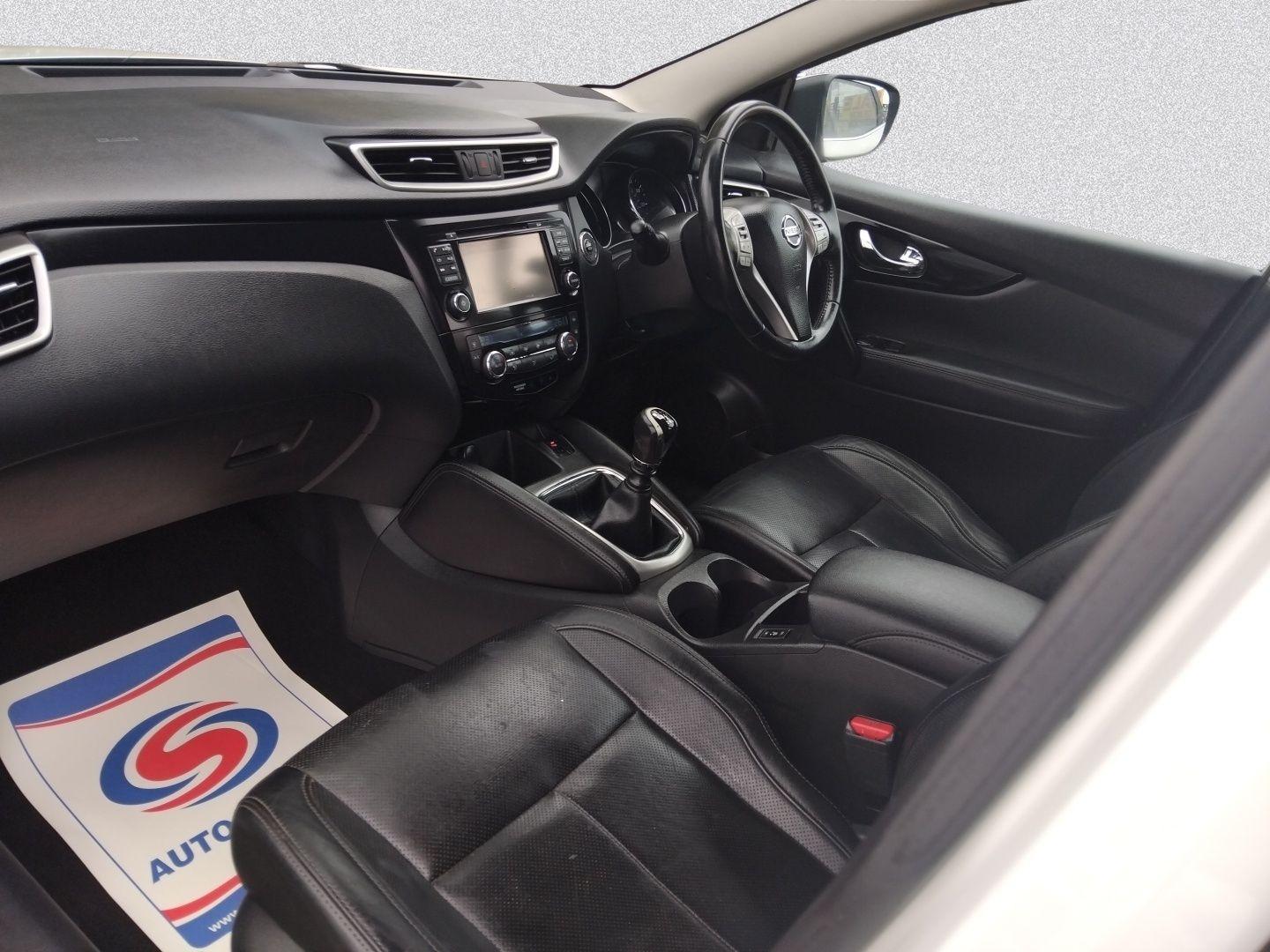Nissan Qashqai 1.6 dCi Tekna 2WD Euro 5 (s/s) 5dr