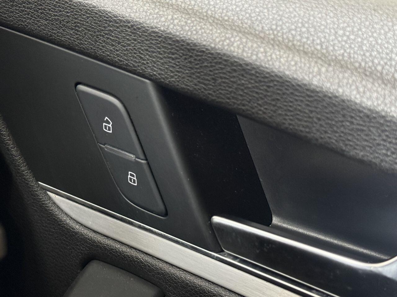 Audi Q5 view 45