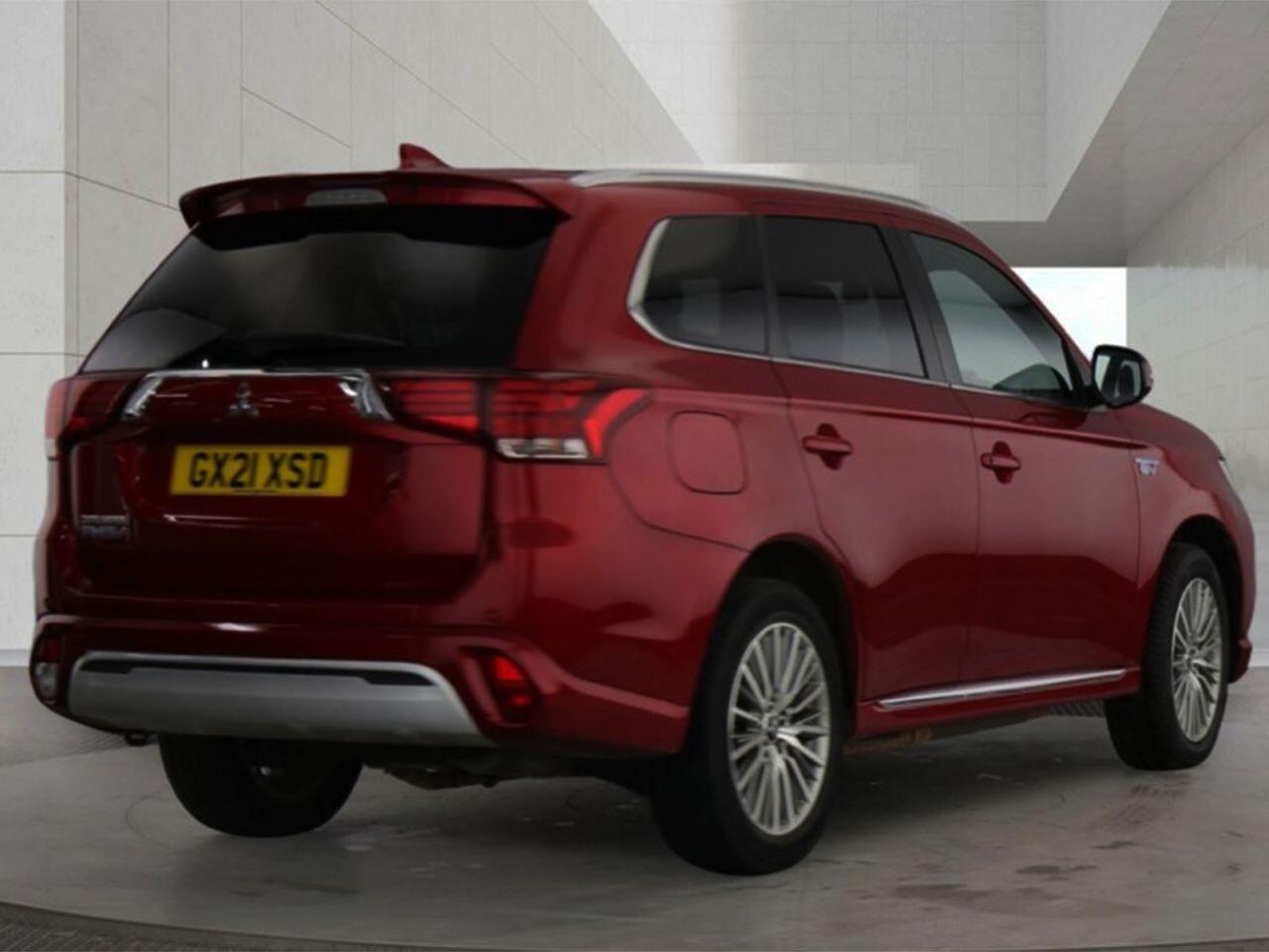 Mitsubishi Outlander view 2
