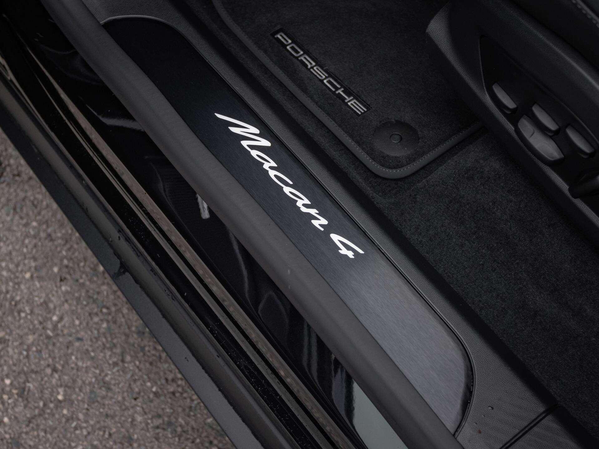 Porsche Macan view 22