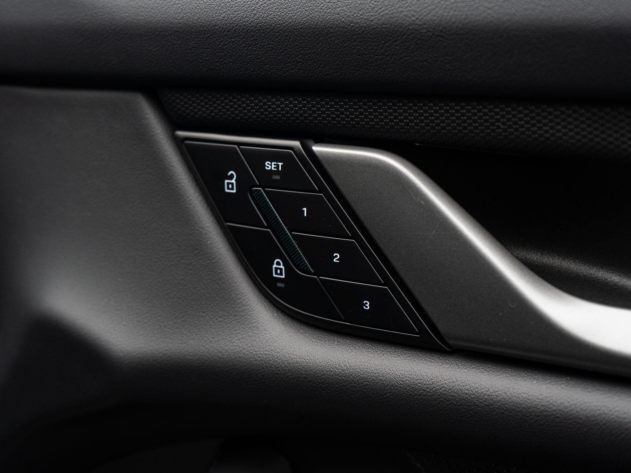 Porsche Taycan view 34