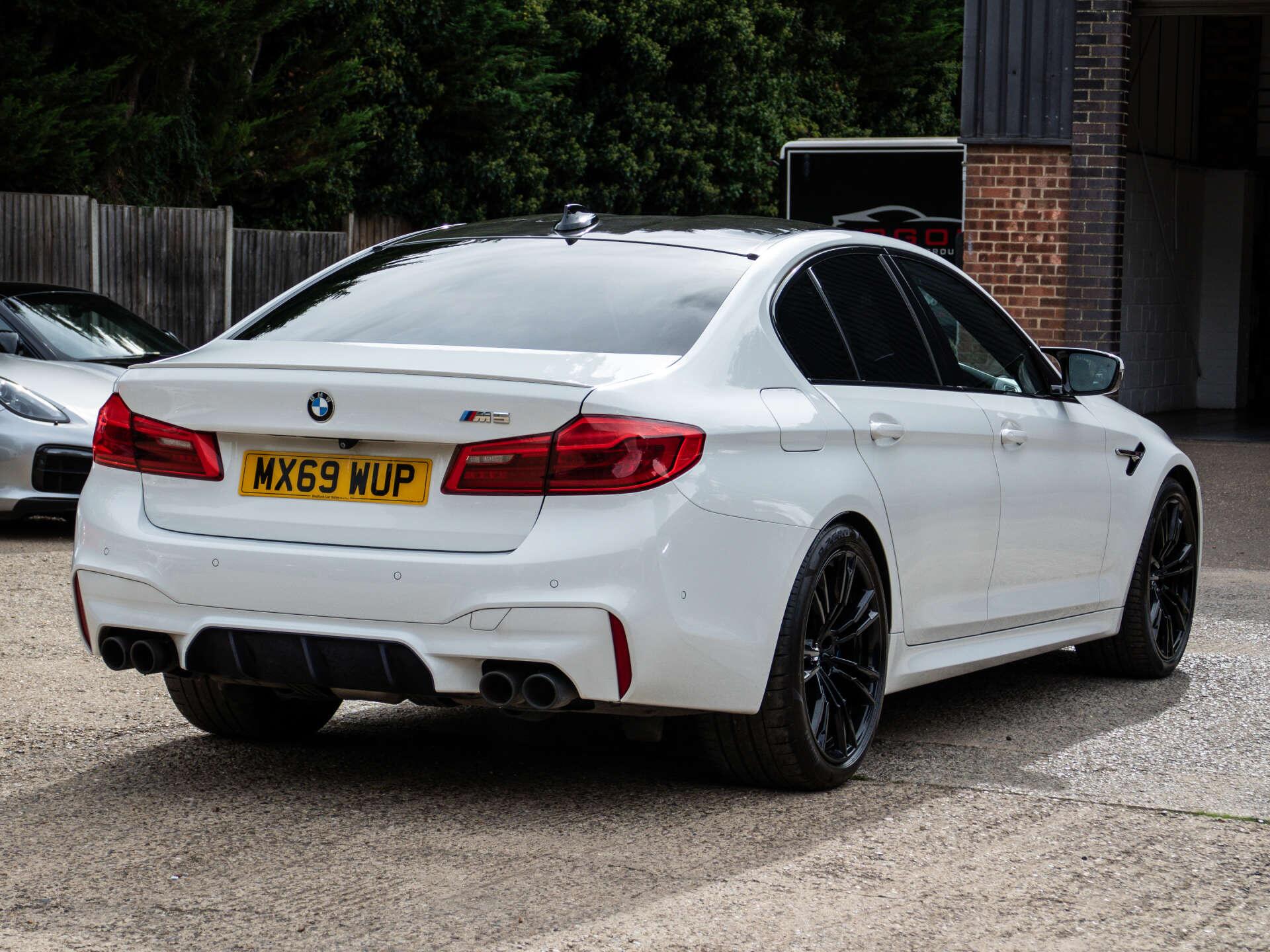 BMW M5 view 19