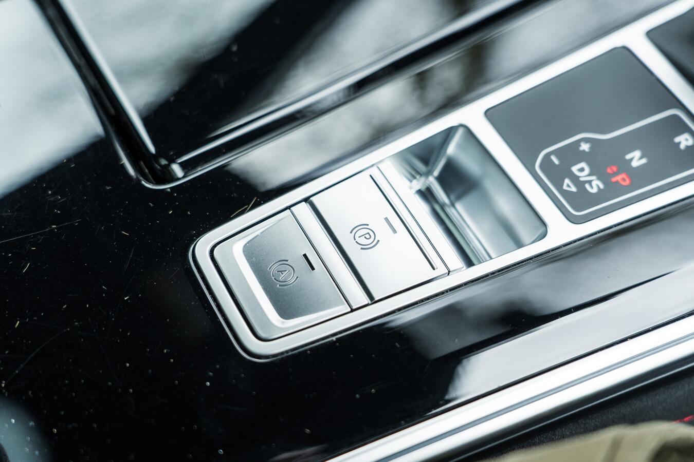 Audi RS6 Avant view 51