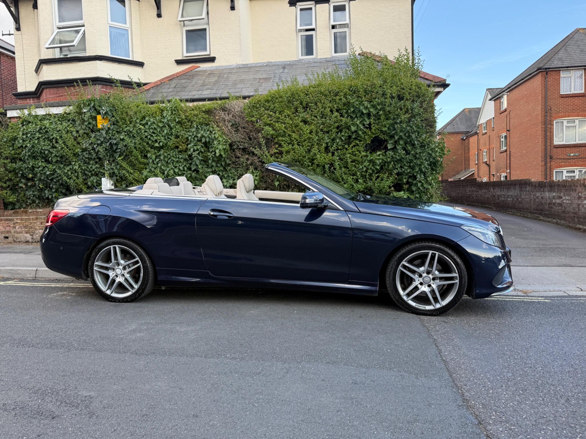 Mercedes-Benz E Class view 24