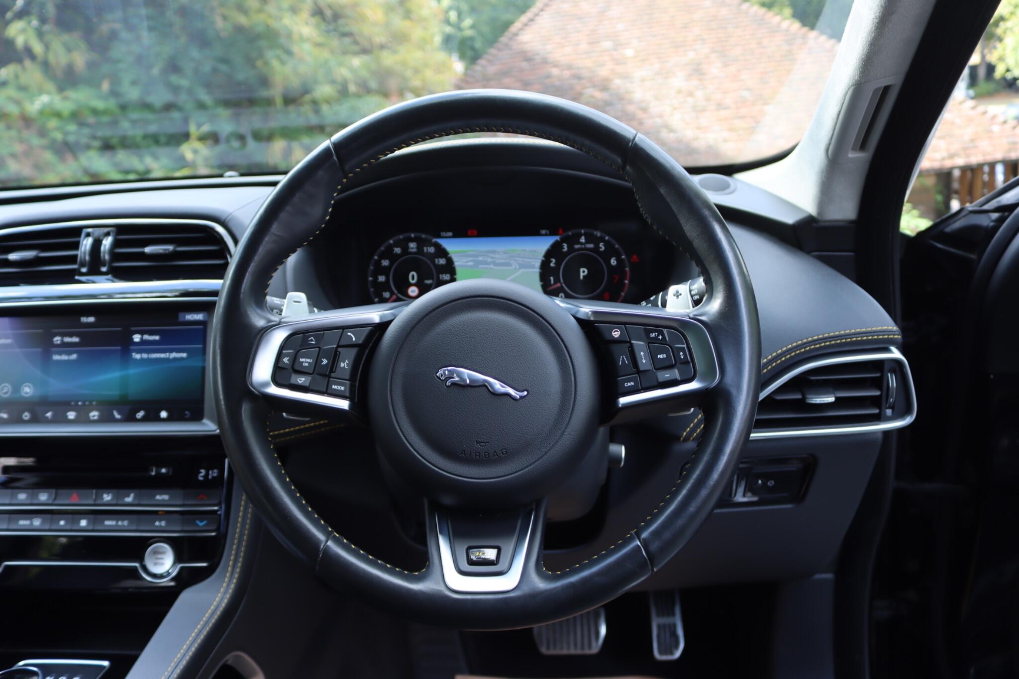 Jaguar F-Pace view 60