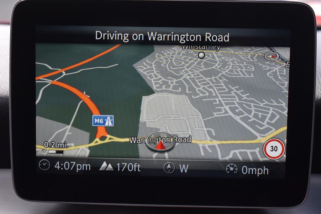 Mercedes-Benz Gla view 61