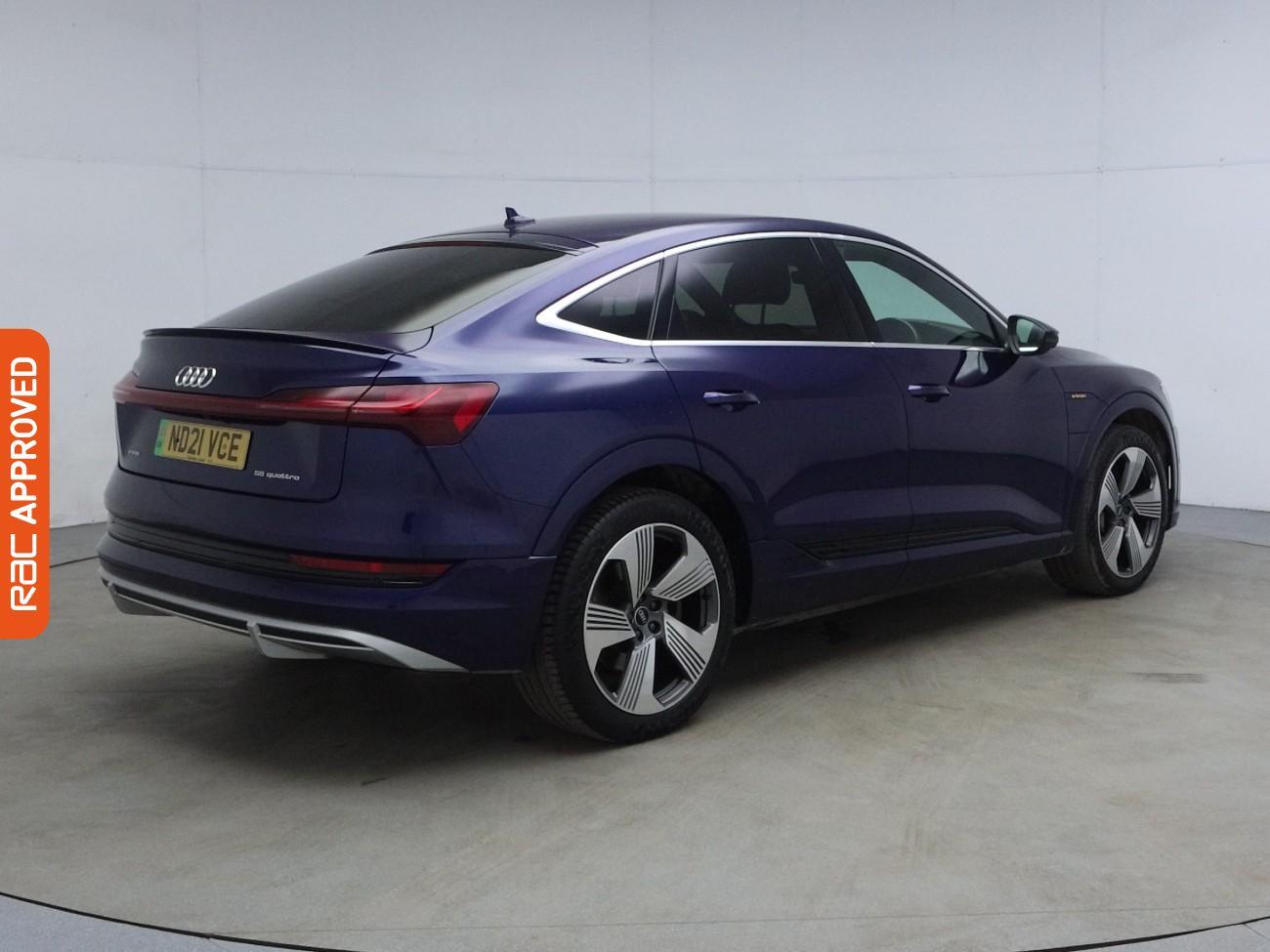 Audi E-Tron view 35