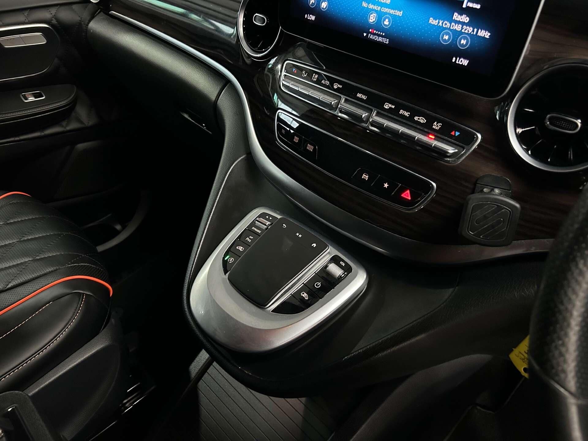 Mercedes-Benz V Class view 38