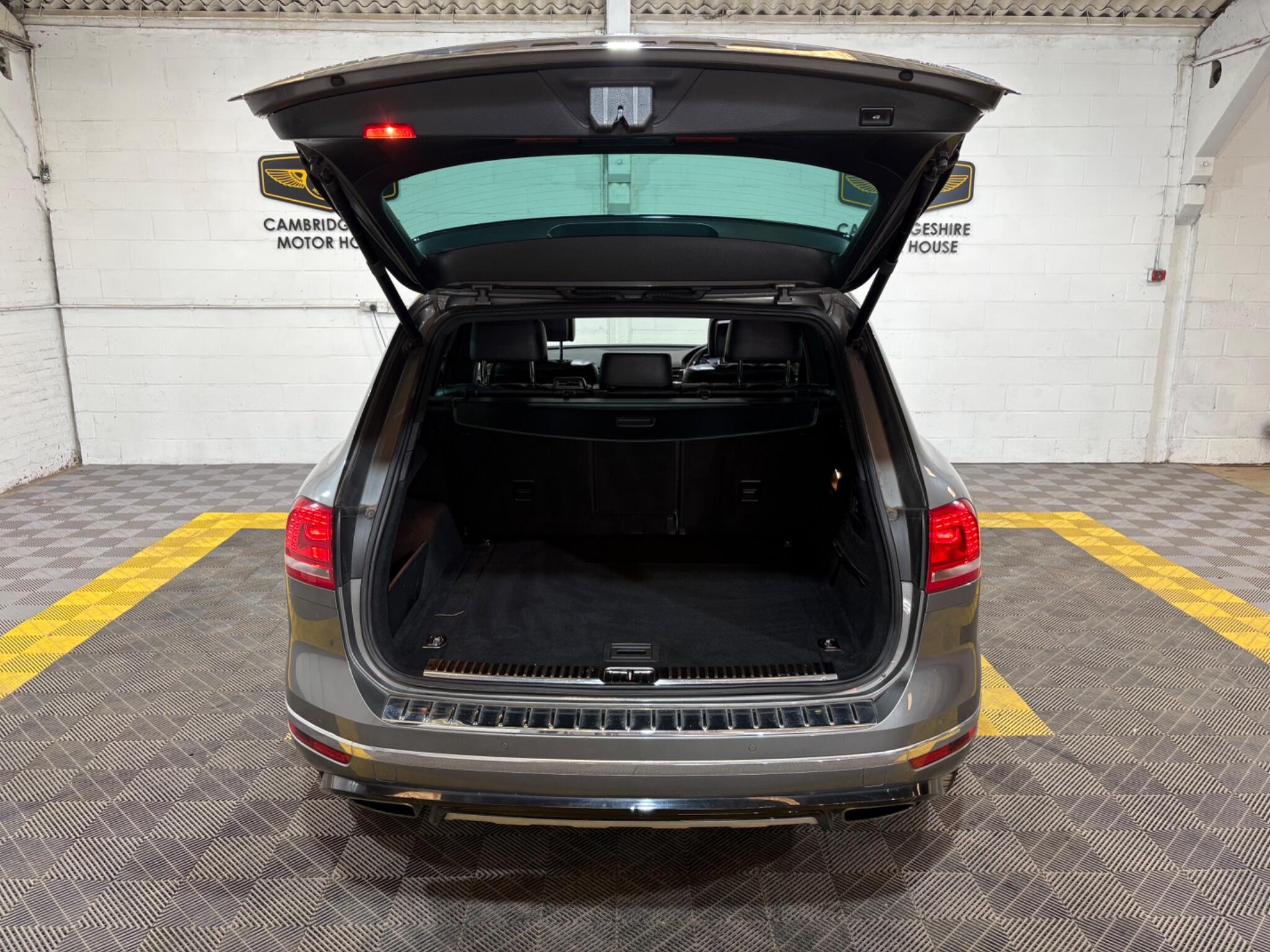 Volkswagen Touareg view 51