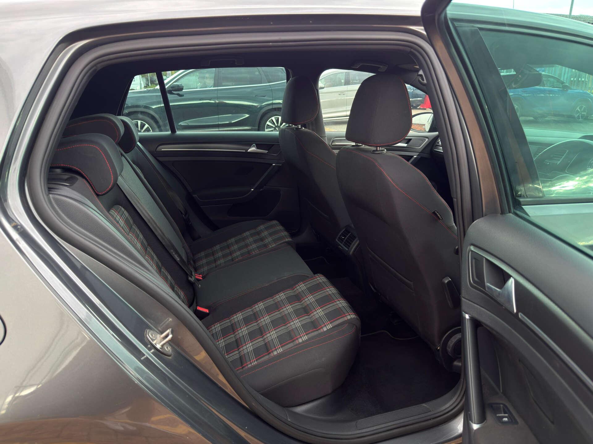 Volkswagen Golf view 29