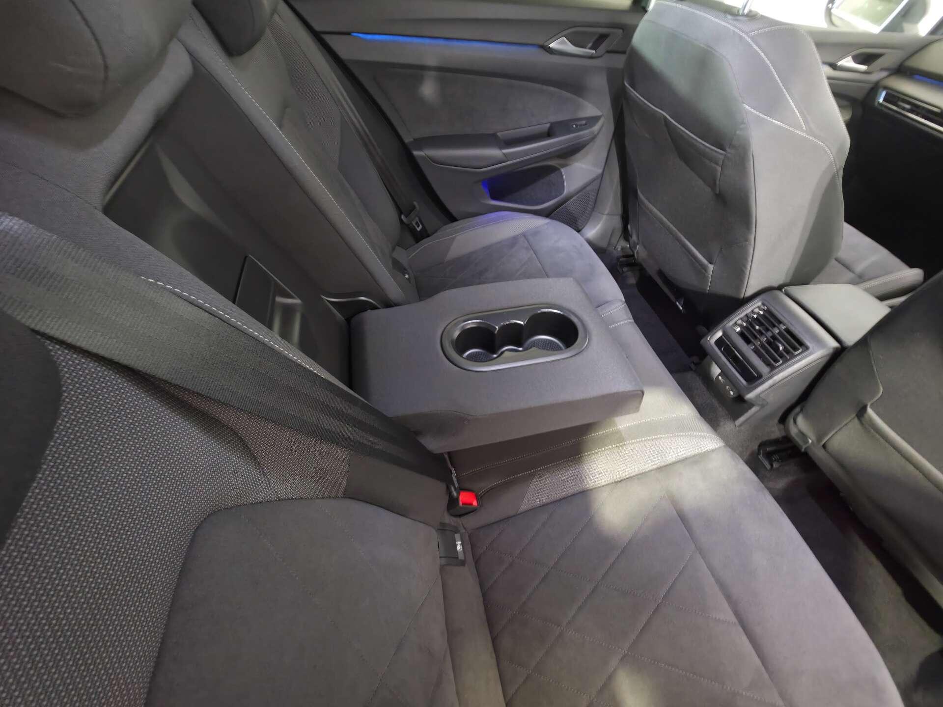 Volkswagen Golf view 50