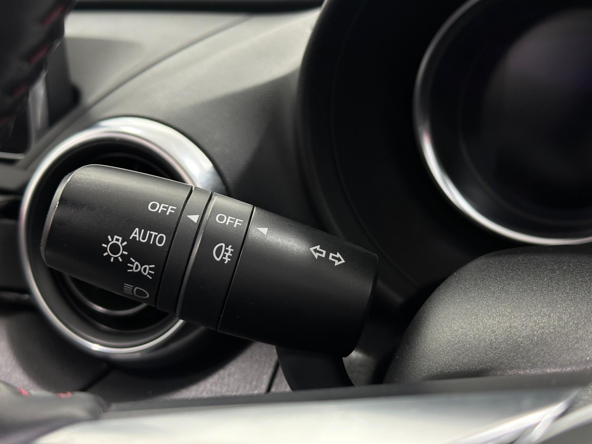 Mazda MX-5 view 13