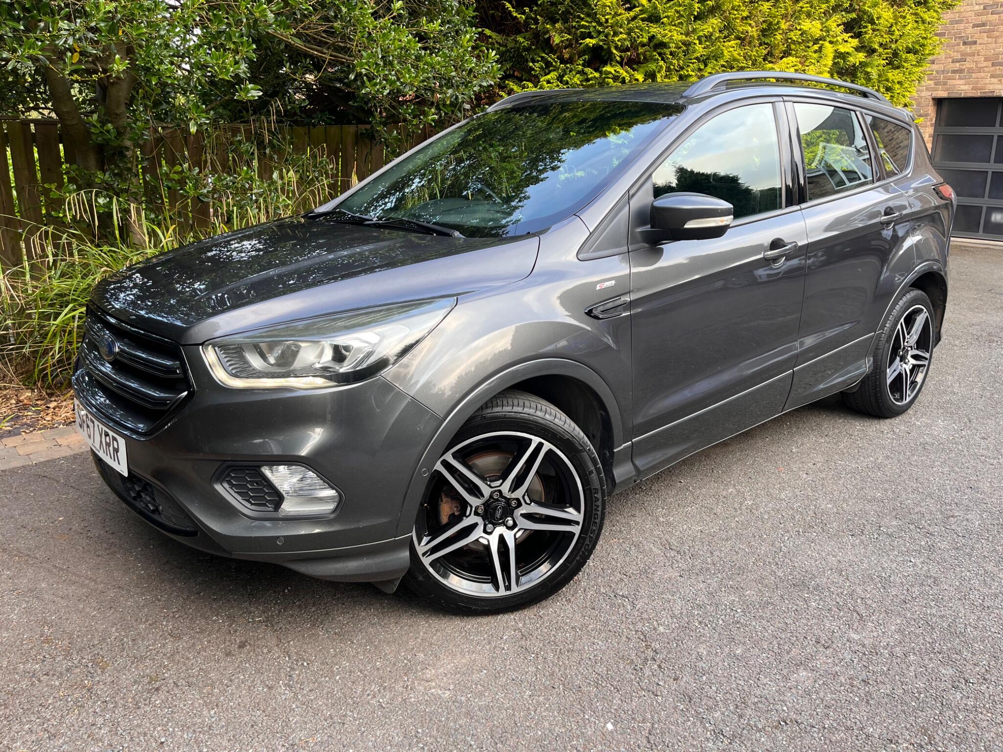 Ford Kuga view 3