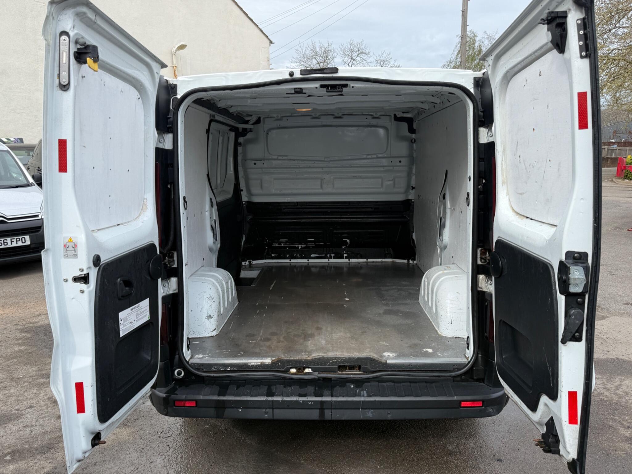 Vauxhall Vivaro - Image 31