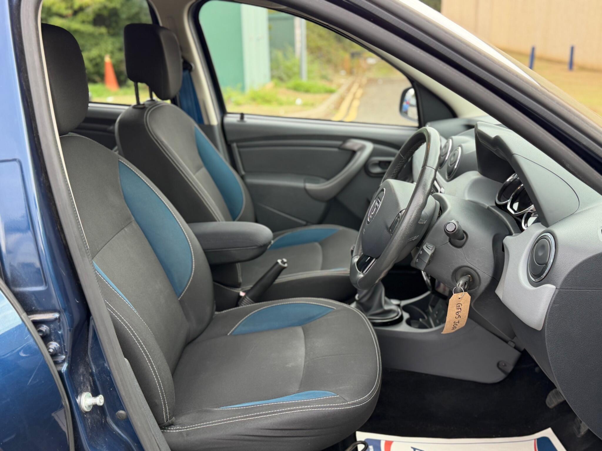 Dacia Duster view 12