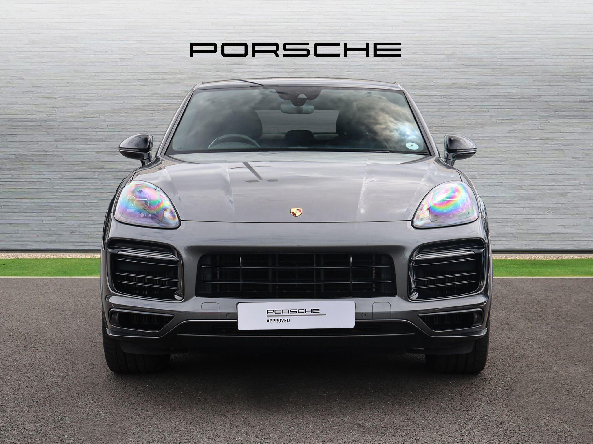 Porsche Cayenne view 32