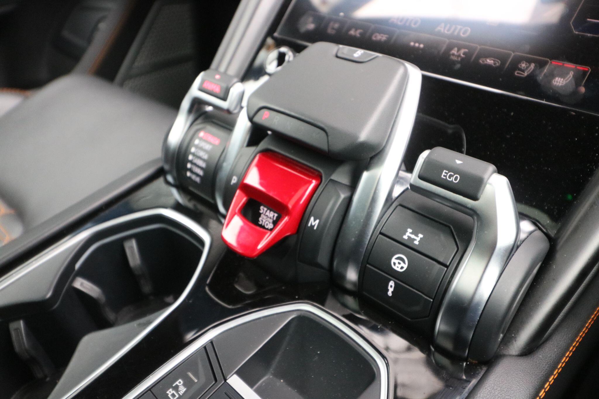 Lamborghini Urus view 9