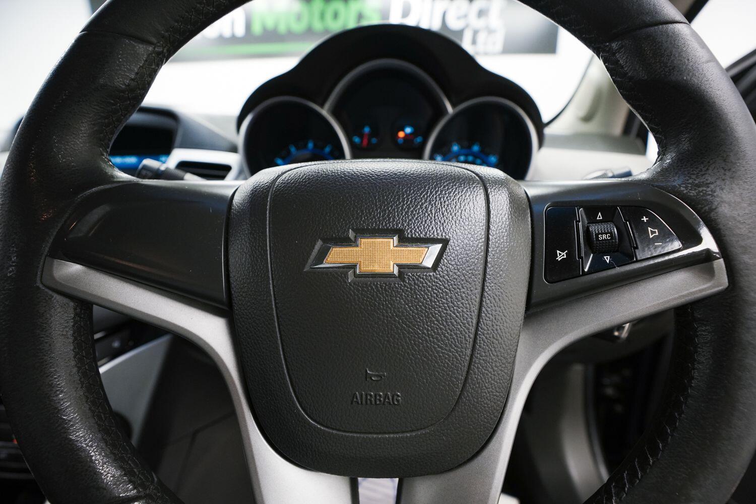 Chevrolet Cruze view 17