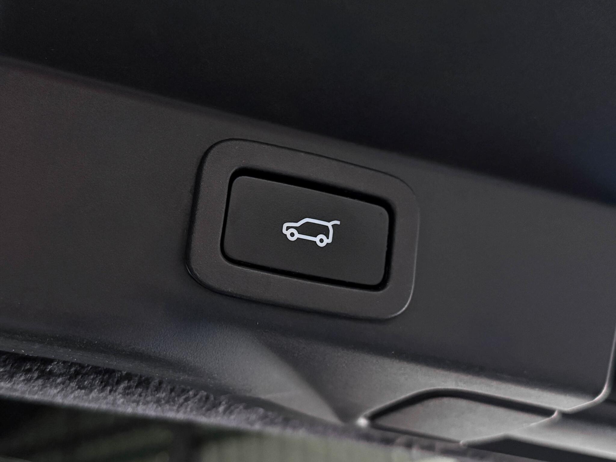 Land Rover Range Rover Sport view 11