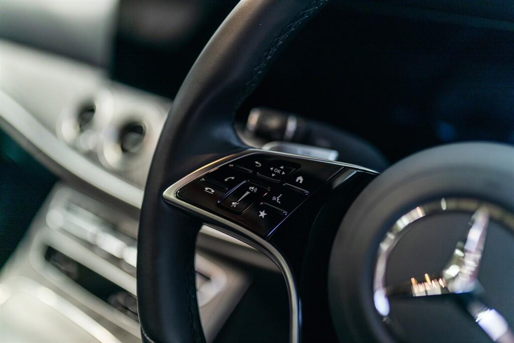 Mercedes-Benz E-Class view 34