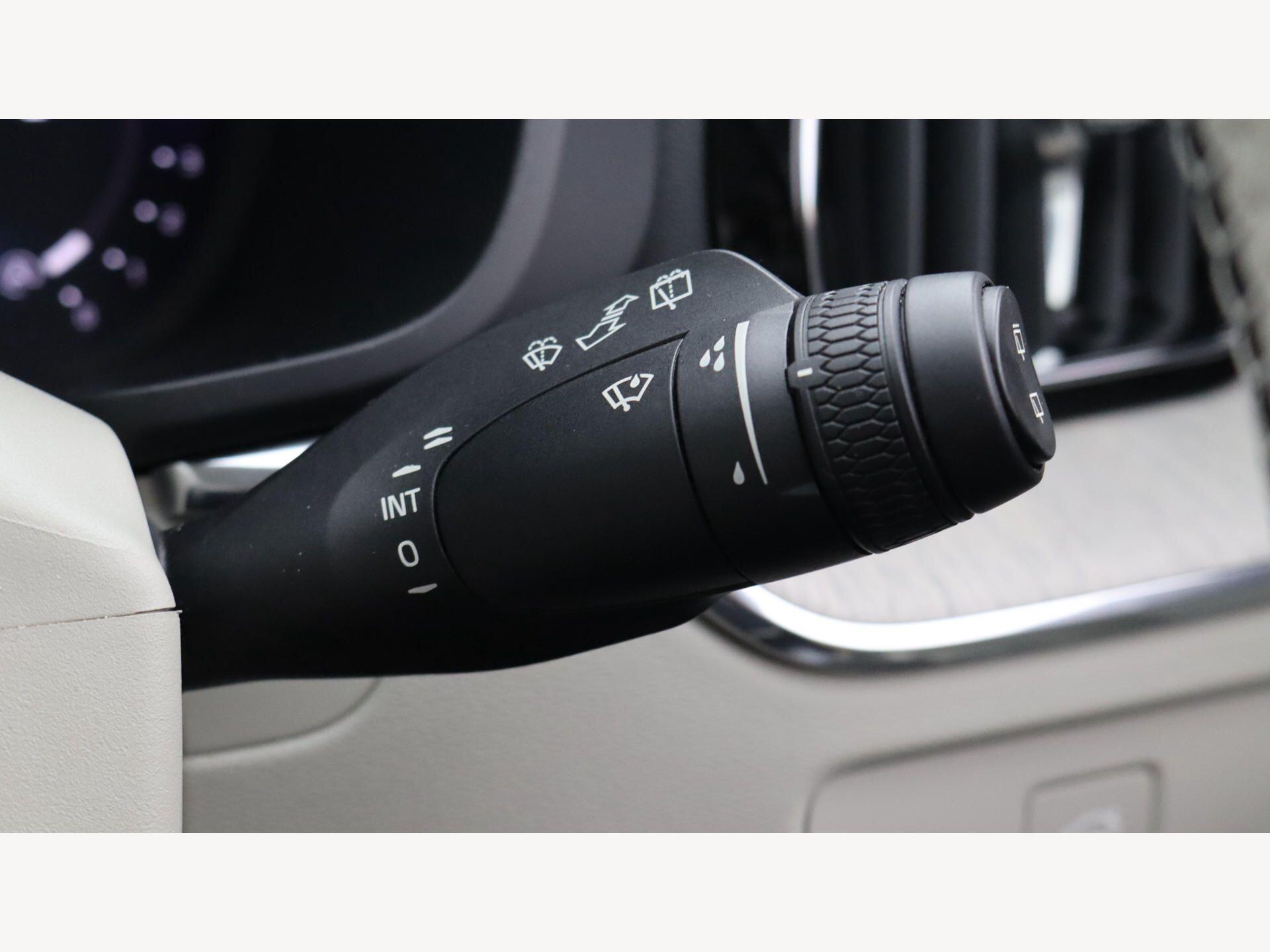 Volvo XC60 view 23