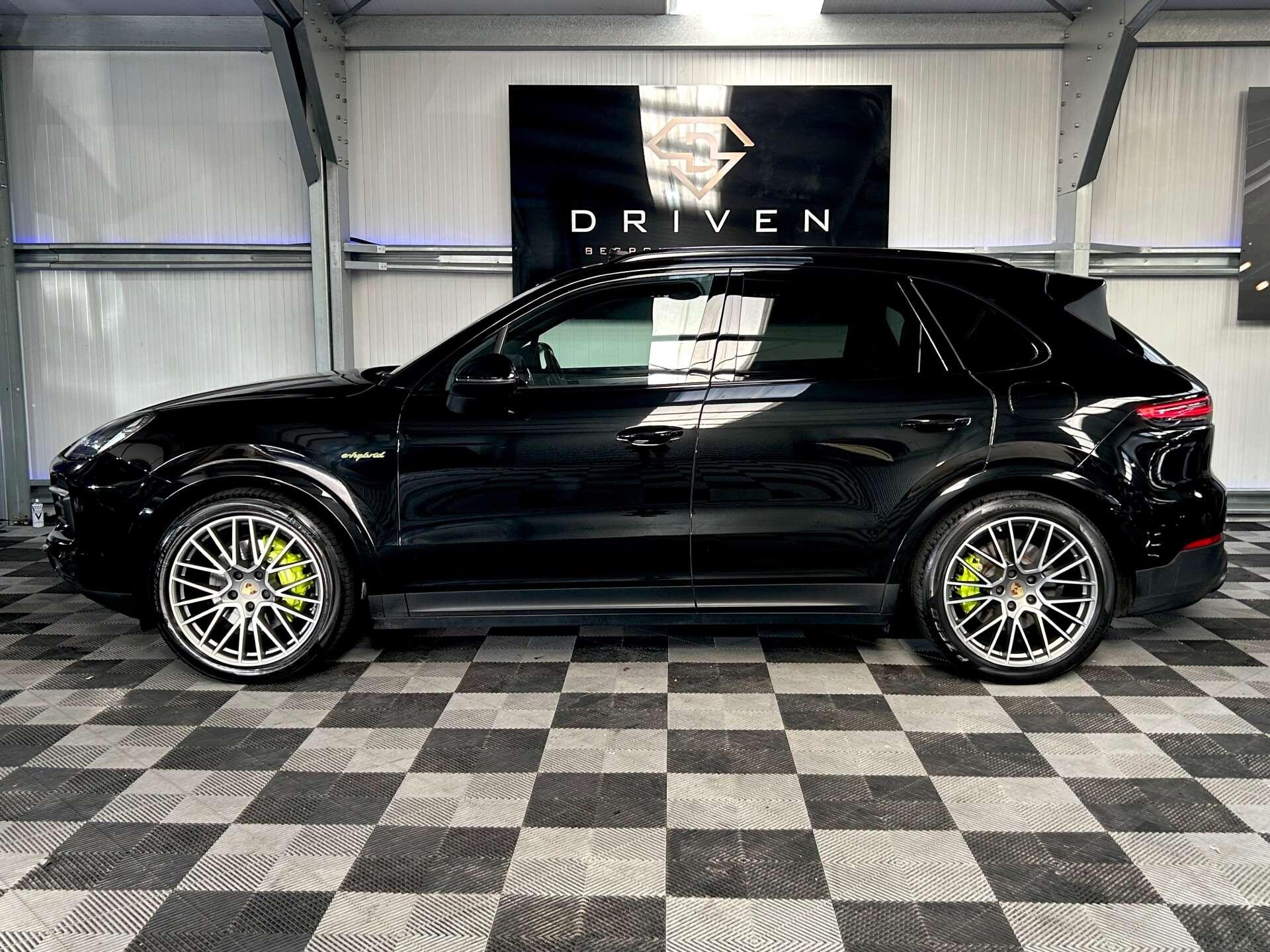 Porsche Cayenne view 18