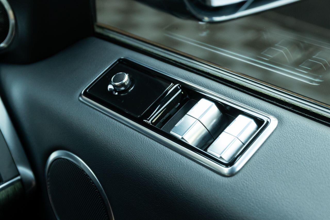 Land Rover Range Rover Sport view 42