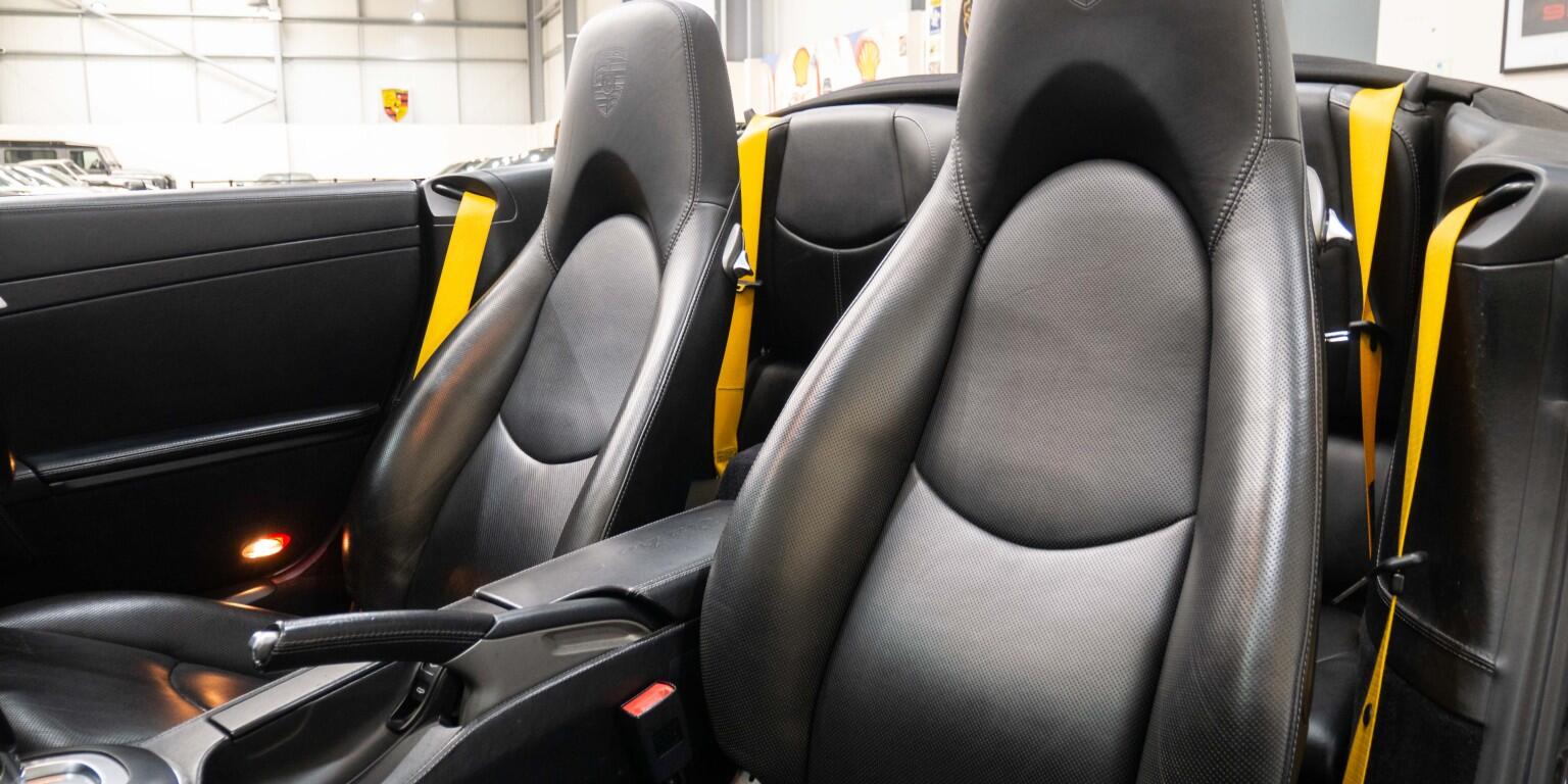 Porsche 911 view 19