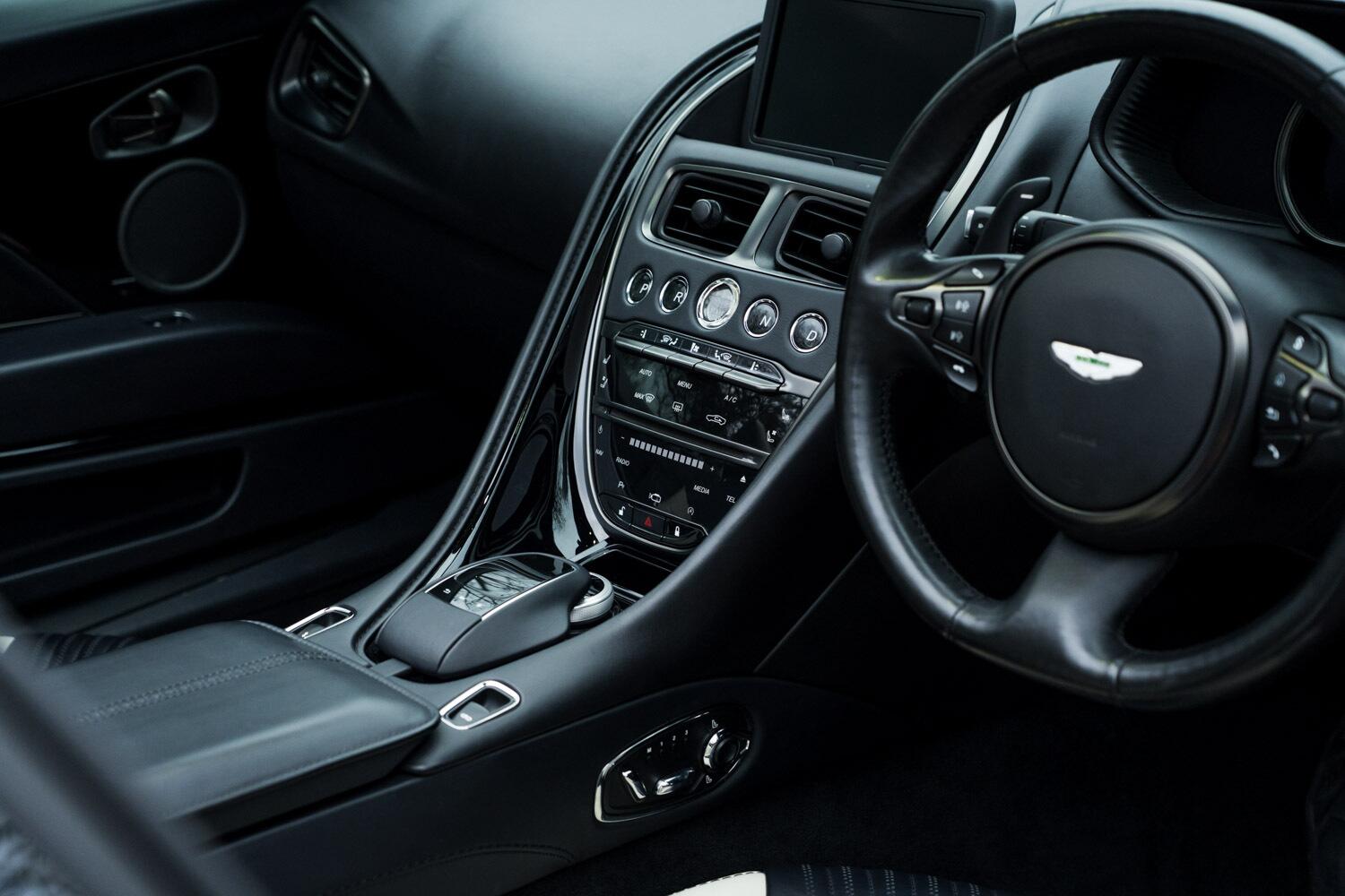 Aston Martin DB11 view 36