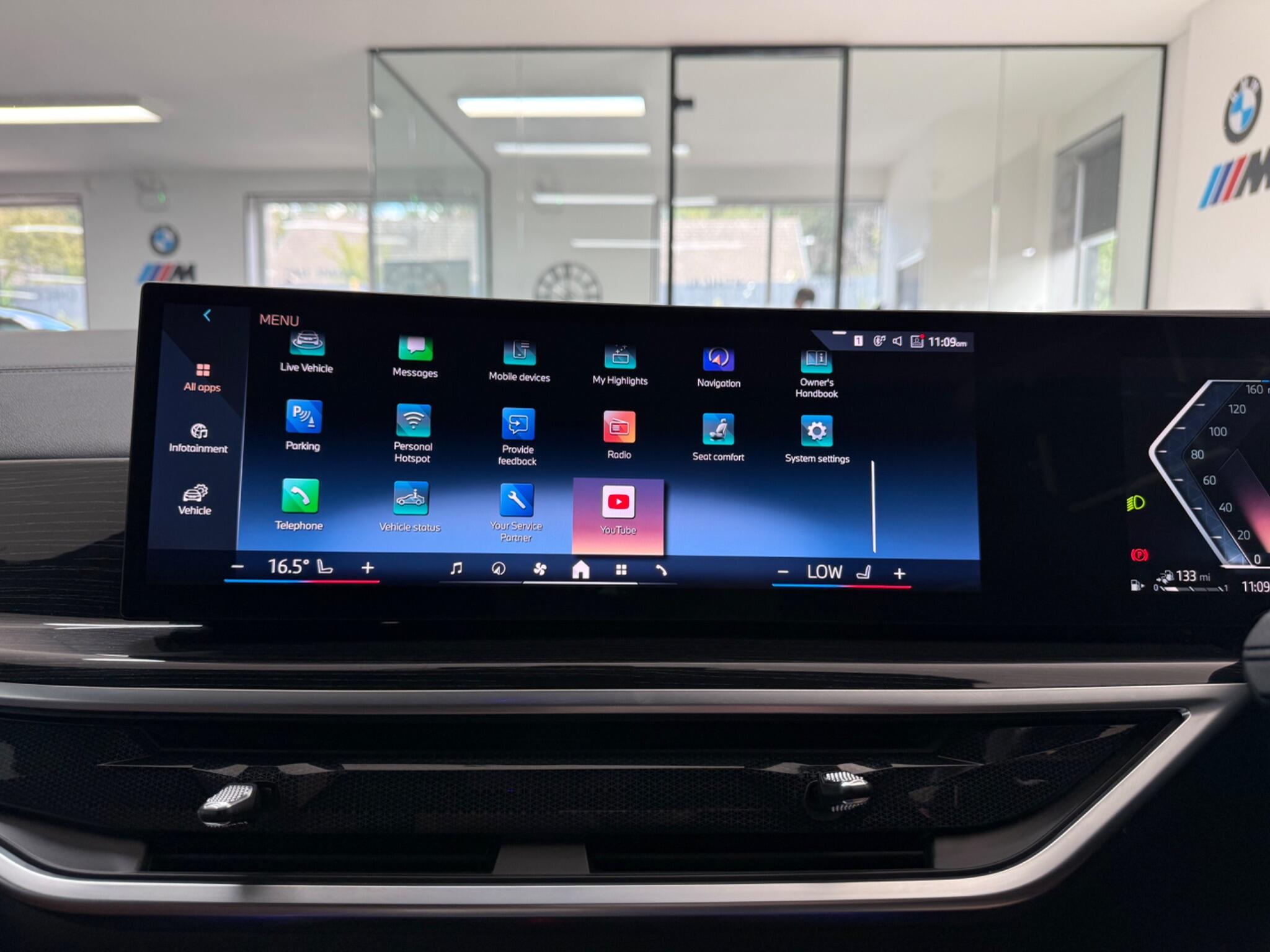 BMW X5 view 25