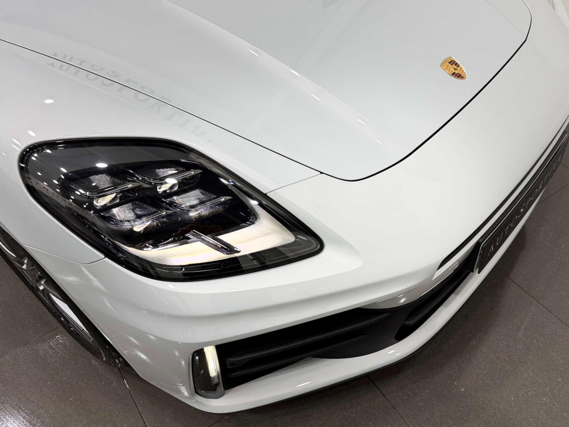 Porsche Panamera view 40