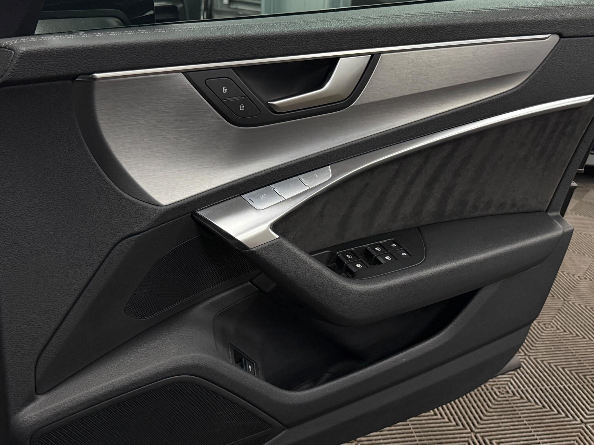 Audi A6 view 27
