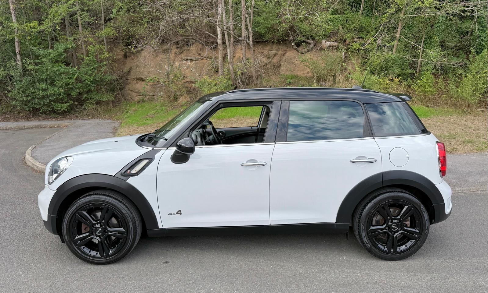 MINI Countryman view 3