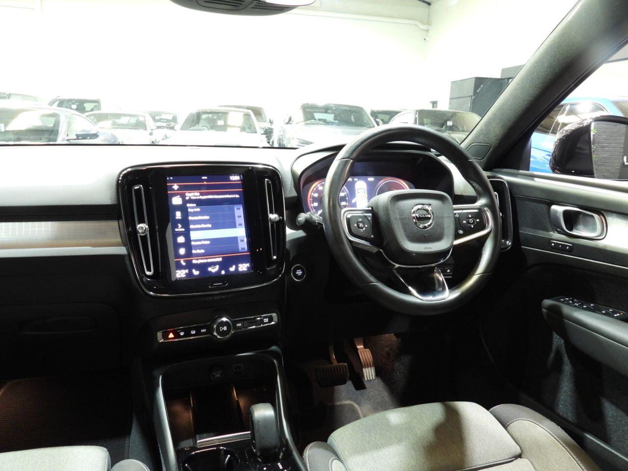 Volvo XC40 view 25