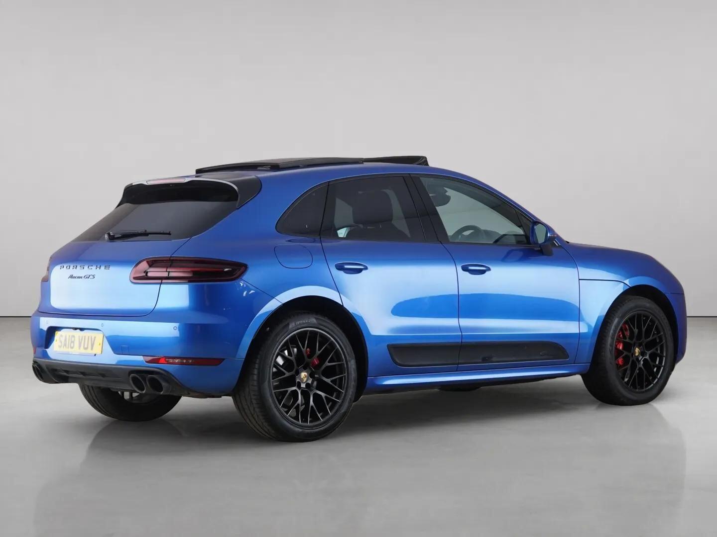 Porsche Macan view 8