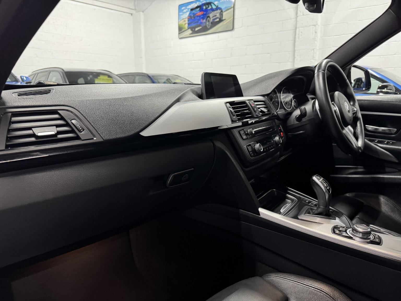 BMW 3 Series view 12