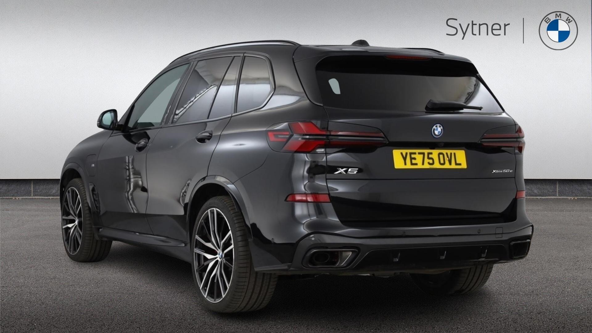 BMW X5 view 2