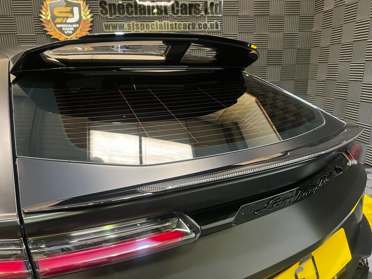 Lamborghini Urus view 35