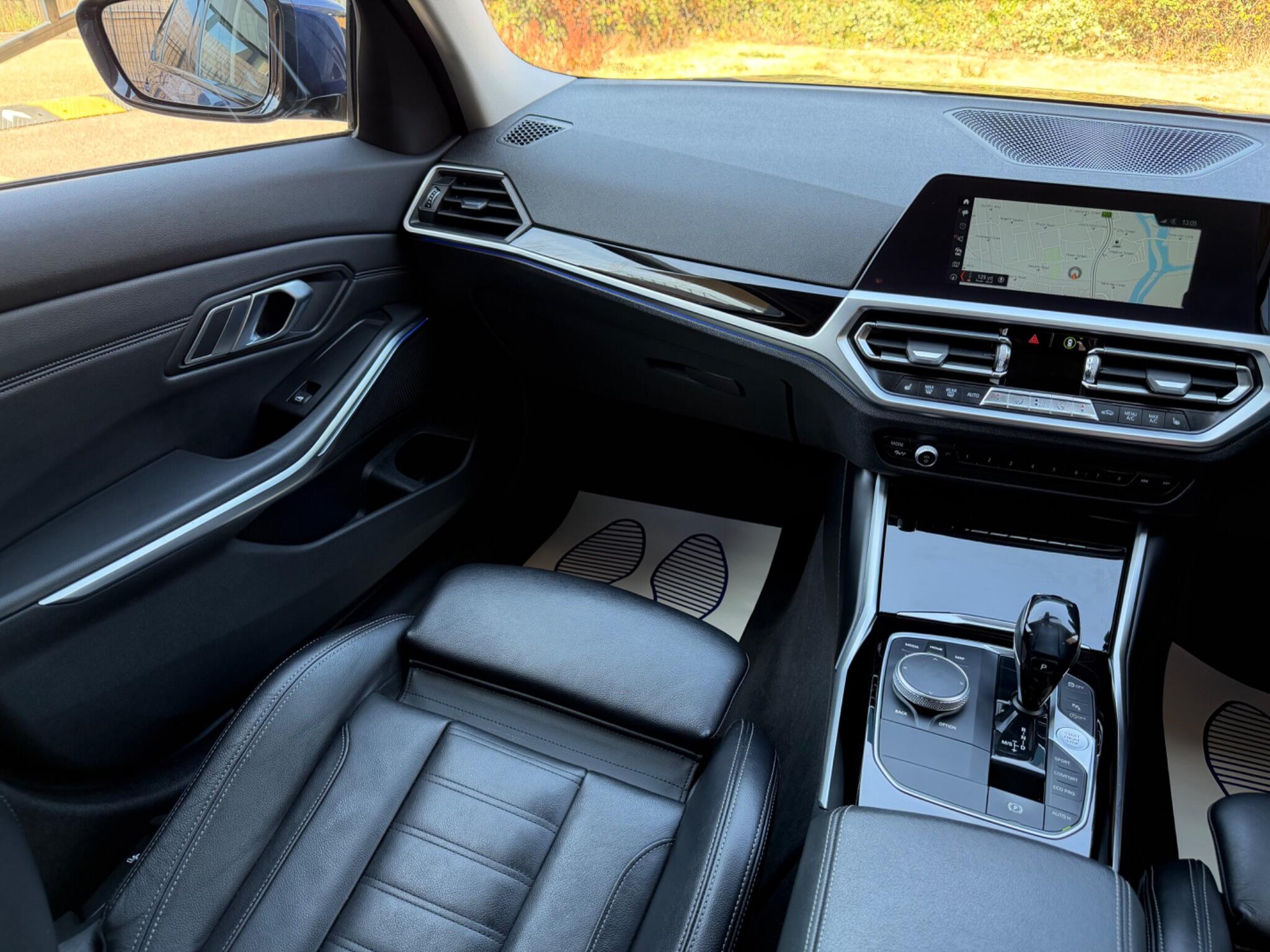BMW 3 Series view 20