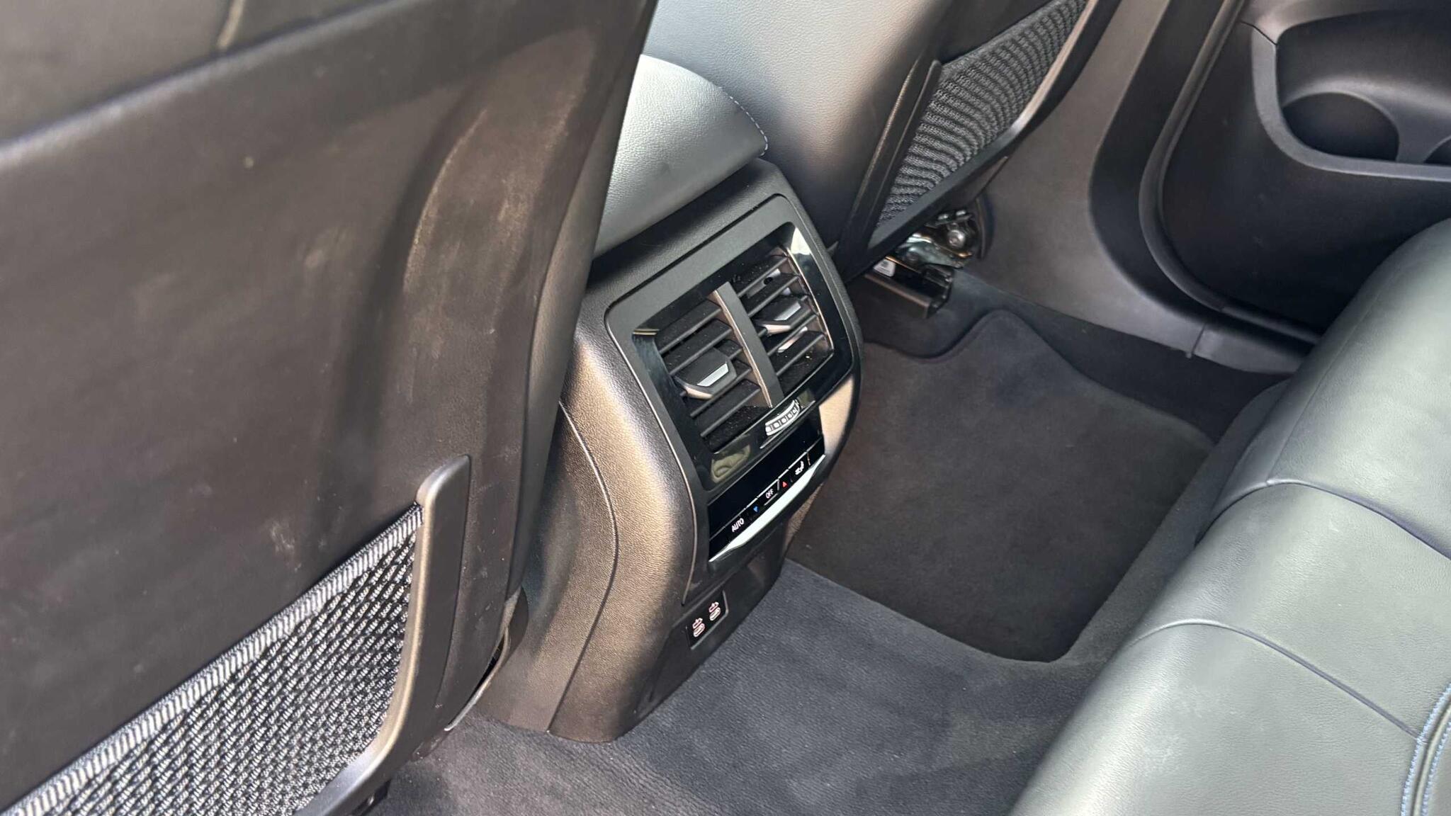 BMW X4 view 31