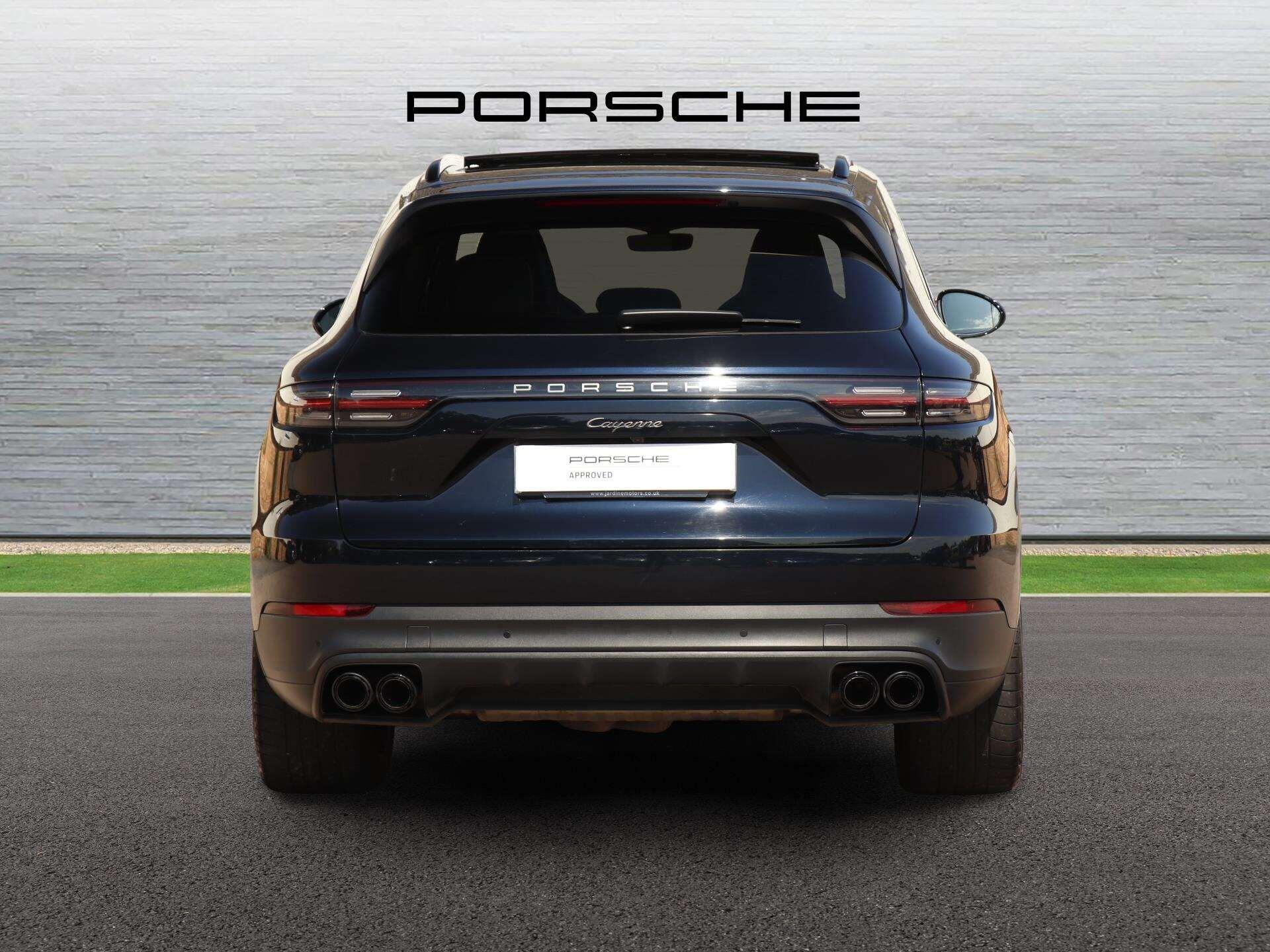 Porsche Cayenne view 4