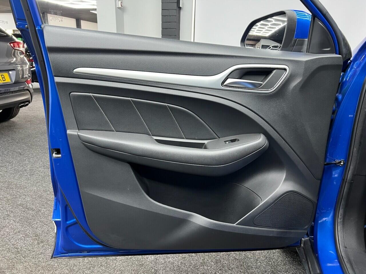 MG ZS view 26