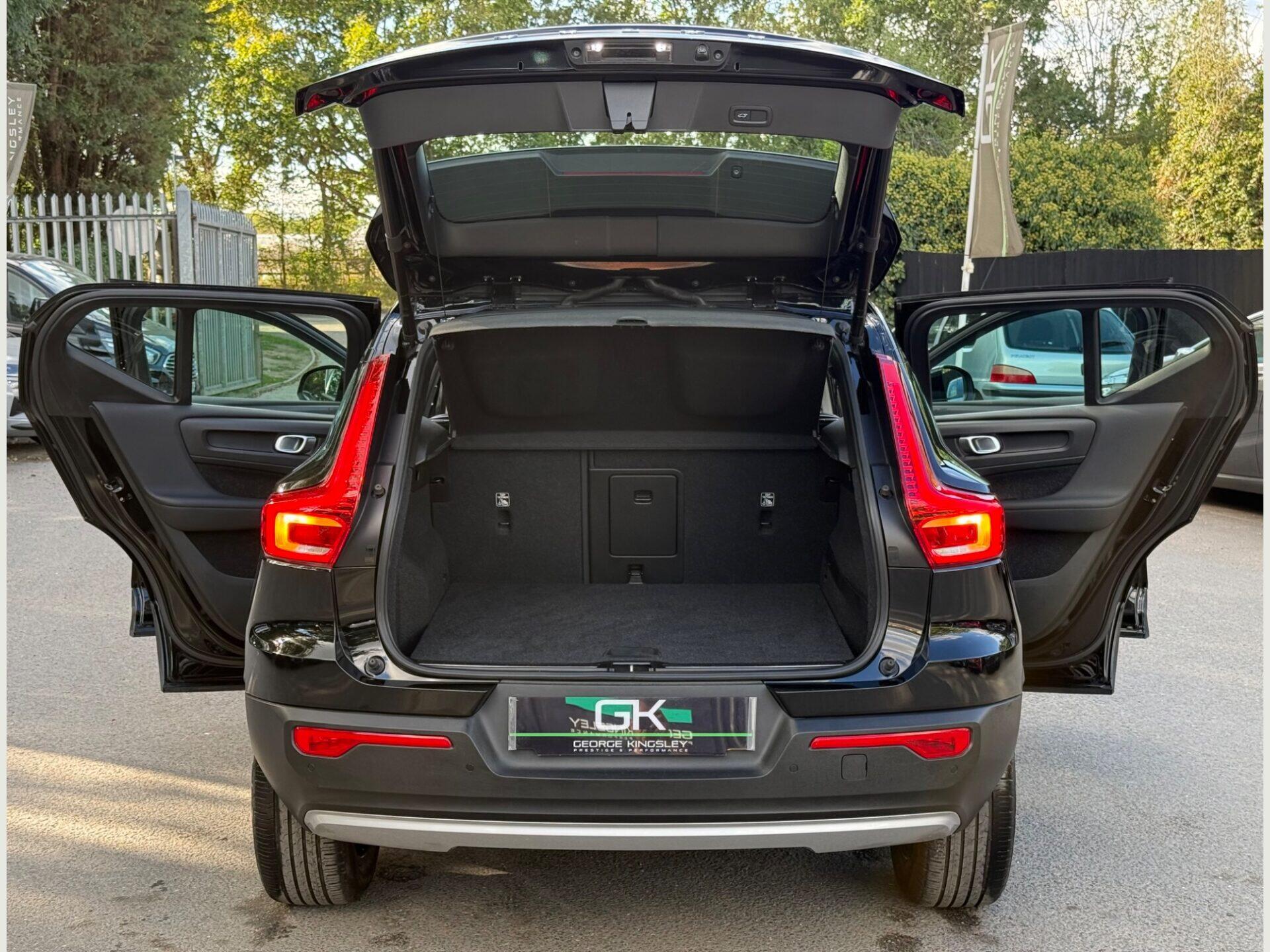 Volvo XC40 view 22