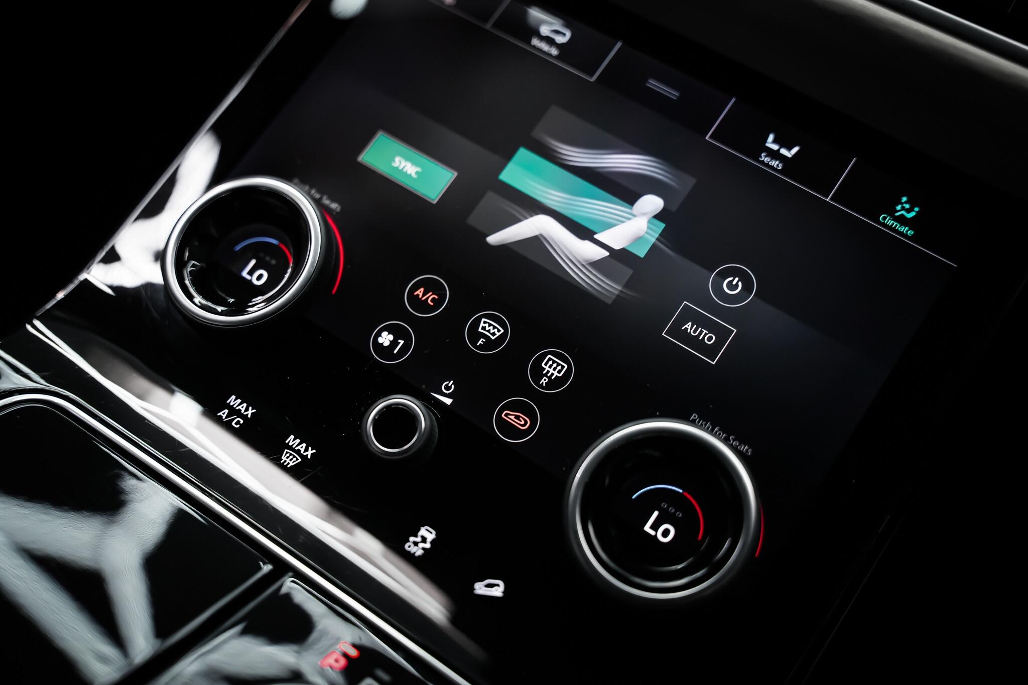 Land Rover Range Rover Velar view 39