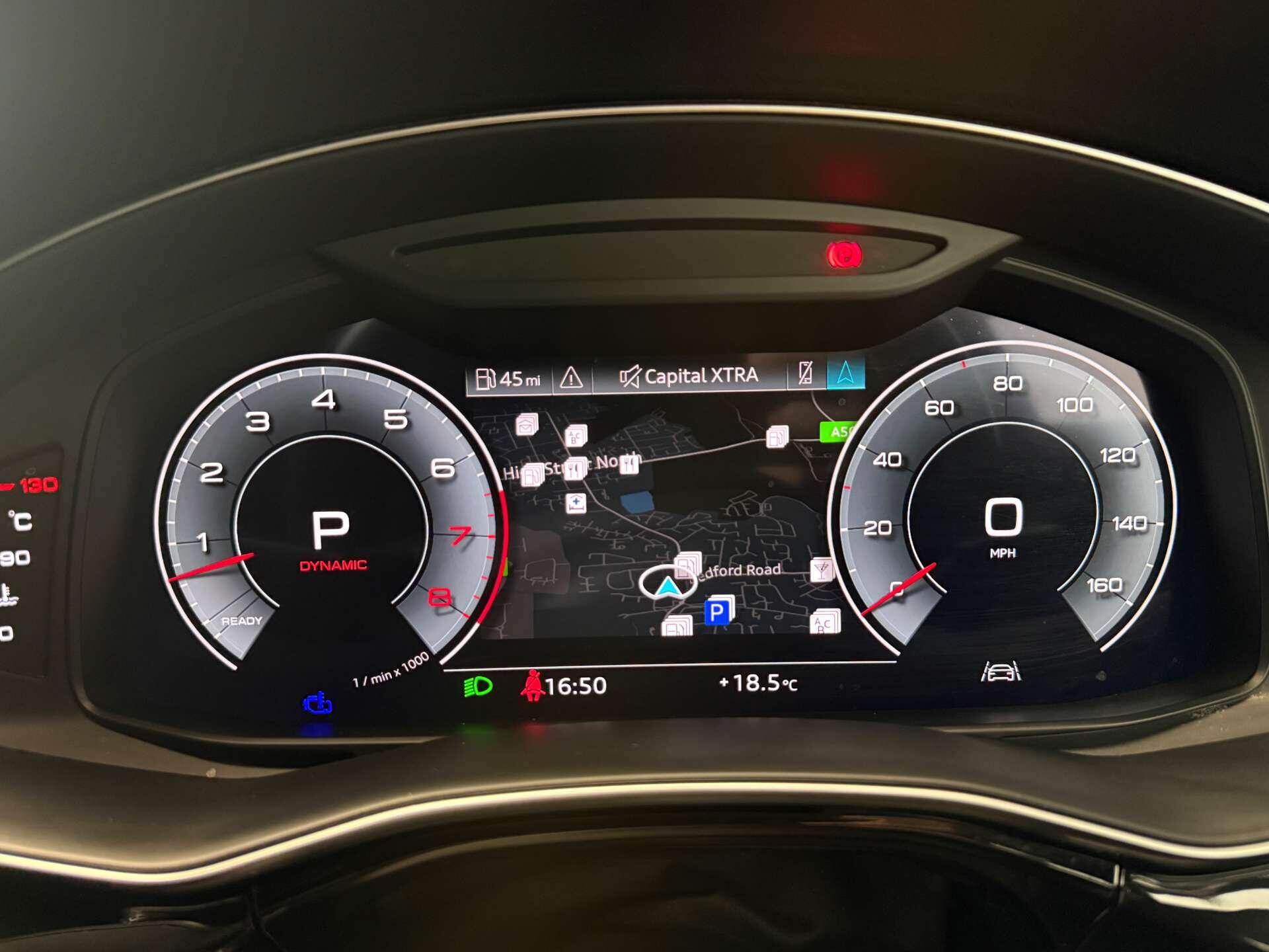 Audi Q8 view 40