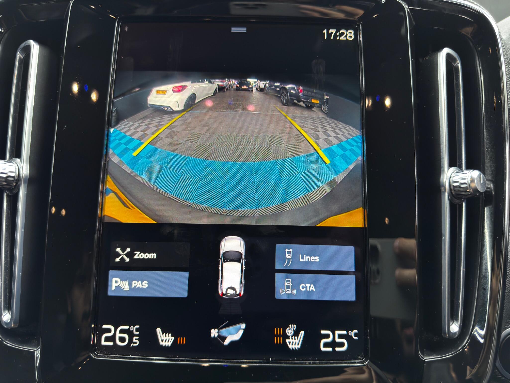 Volvo XC40 view 35