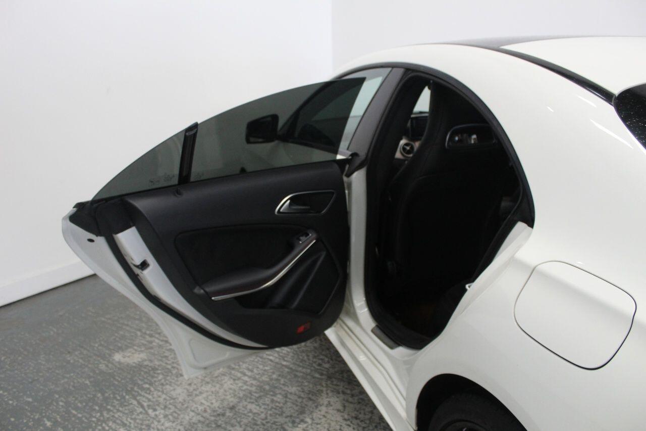 Mercedes-Benz Cla view 28