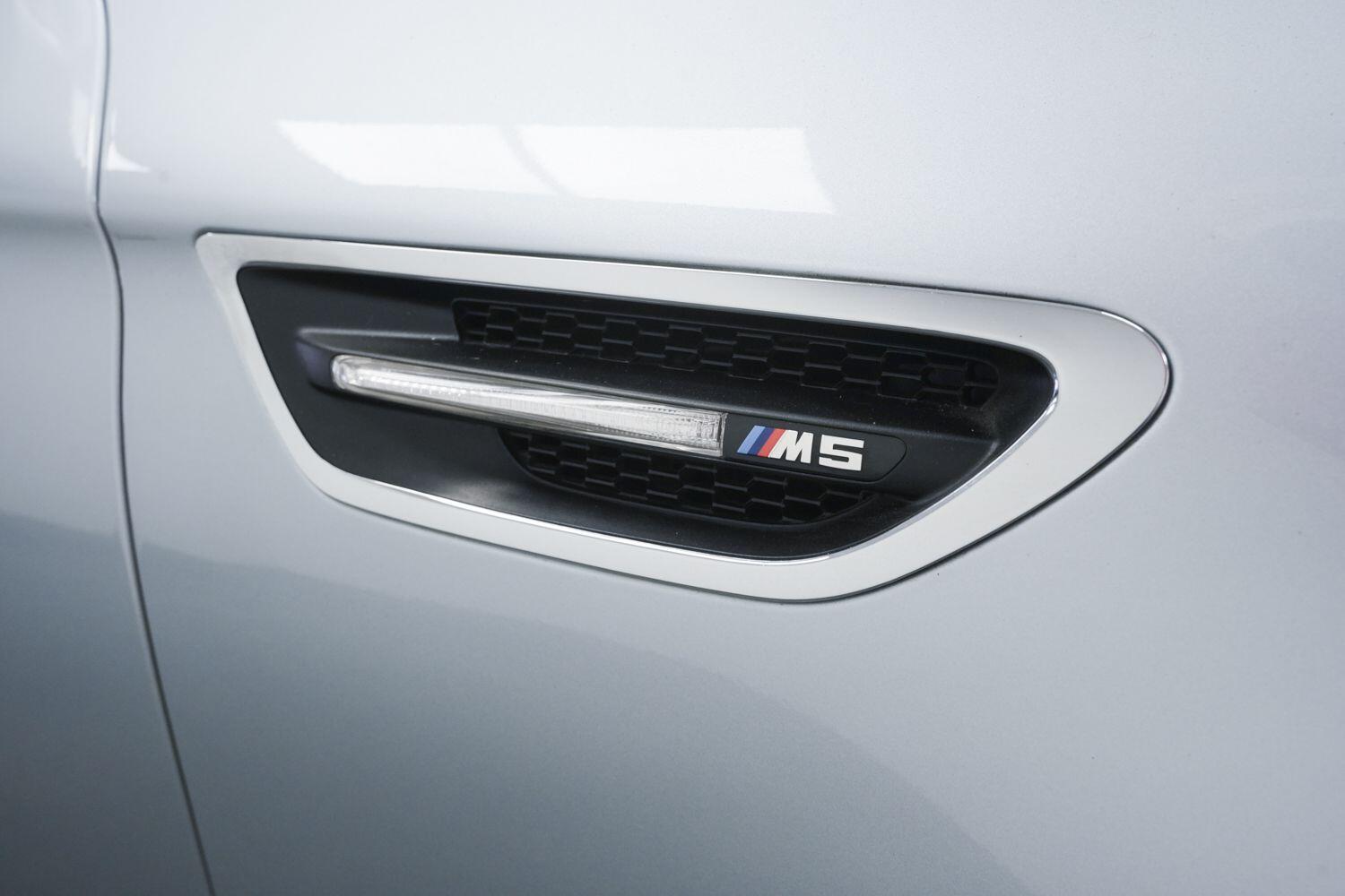 BMW M5 view 6
