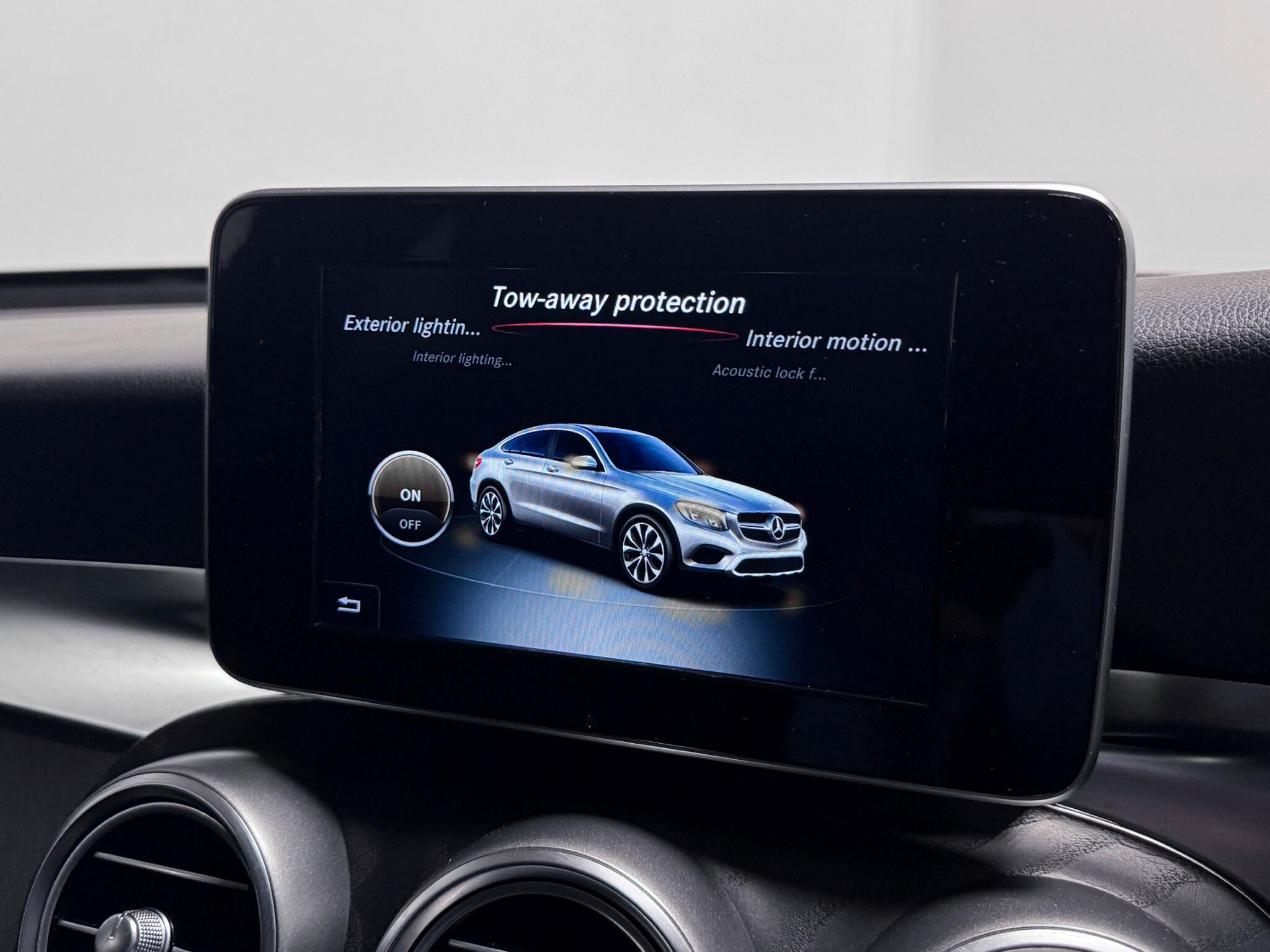 Mercedes-Benz GLC view 52